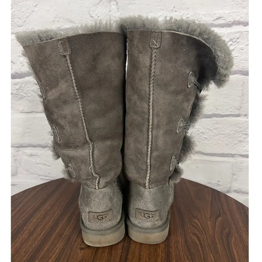 UGG Womens 9 Y2K Cottagecore Outdoors Sheepskin Bailey Button Triplet II Boot